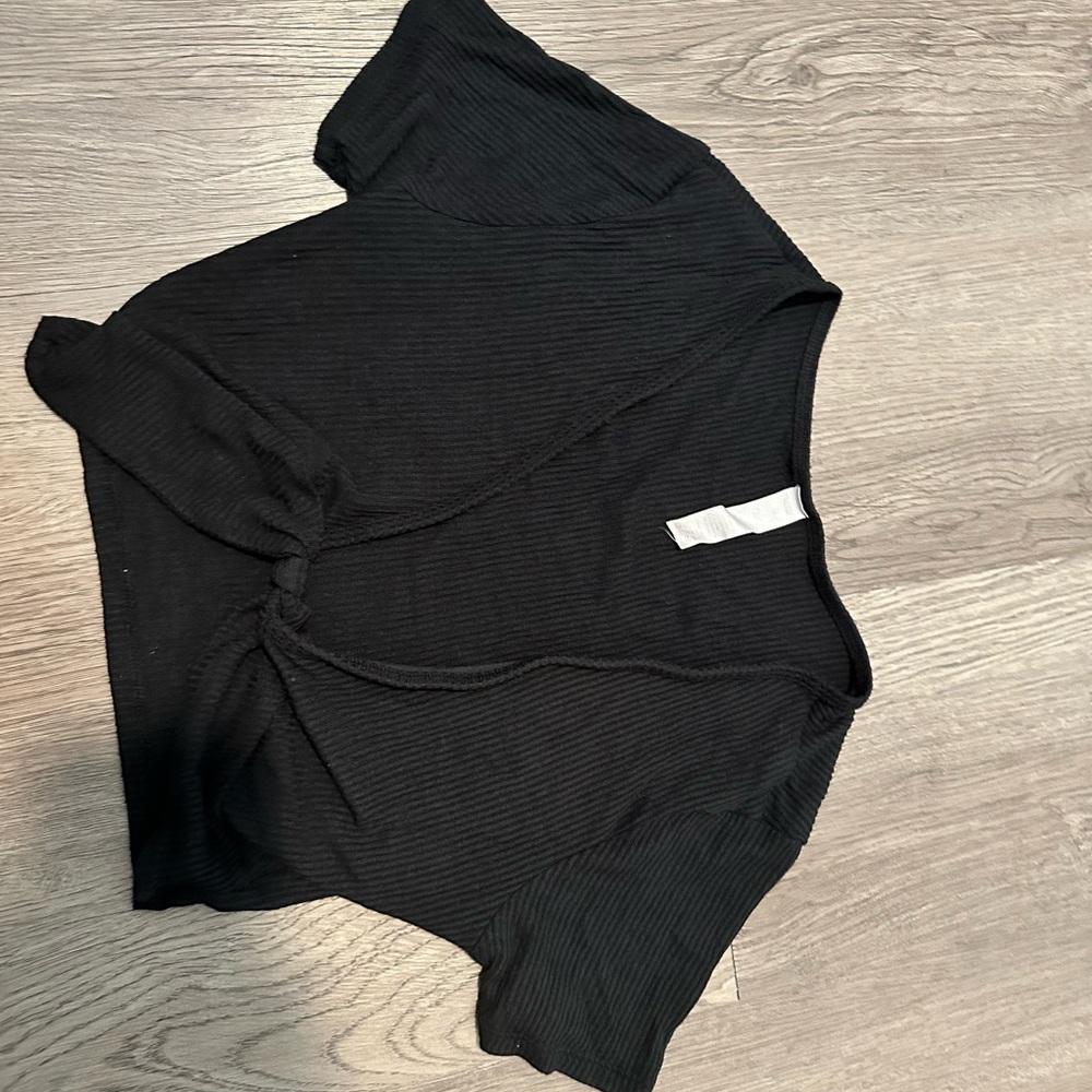ALO Yoga Black Crop Tie Front T-Shirt